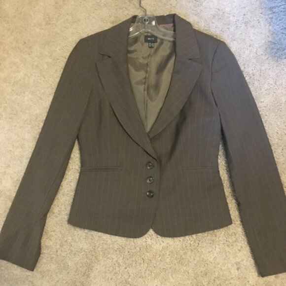 NWOT Virgin Wool Blend Grey and Pink Pinstripe Blazer - Picture 12 of 16